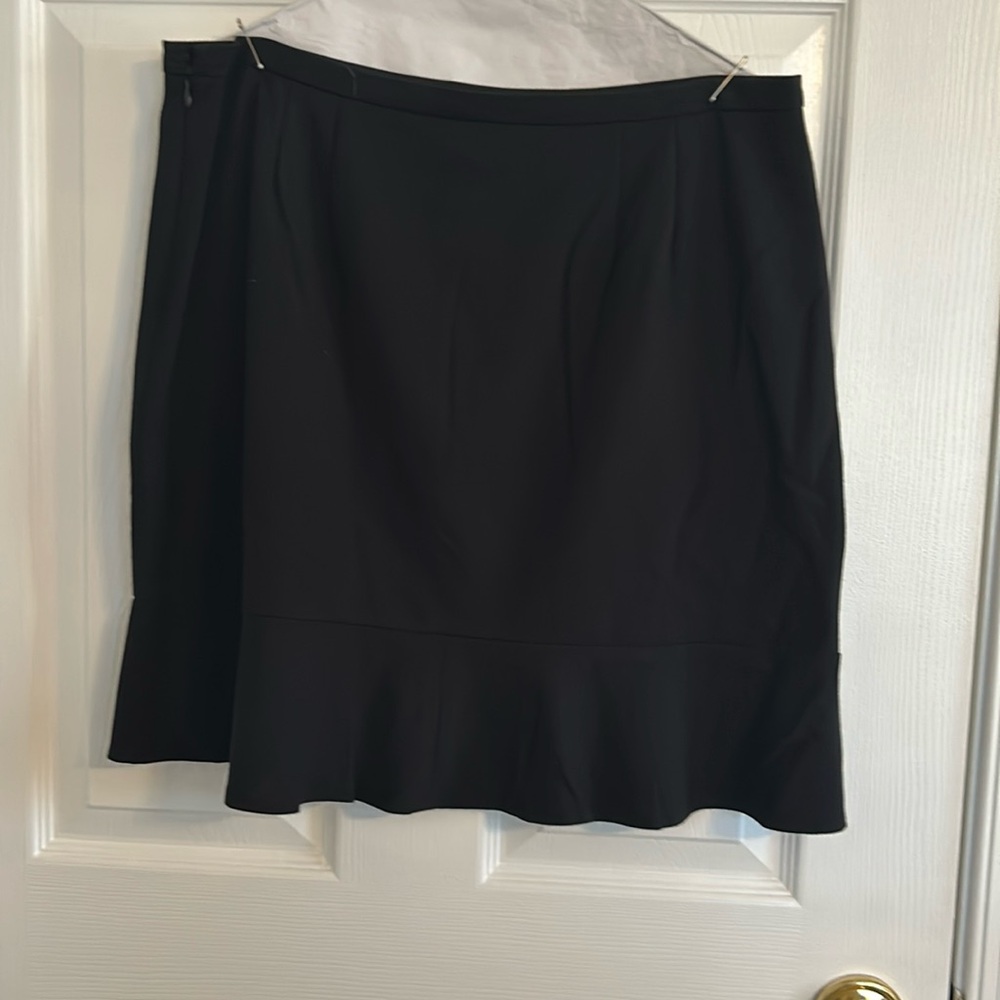 Cute black skirt with ruffle